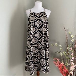 Gievergate Black and Gold Dress